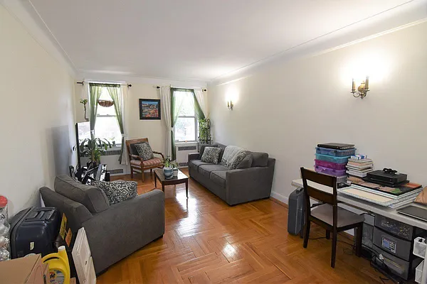 Rented by Zuz Realty | media 2