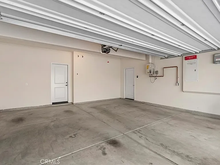 634 Daniel Freeman Cir — Photo 40