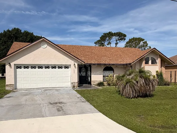 1025 Derbyshire Dr, Kissimmee, FL 34758