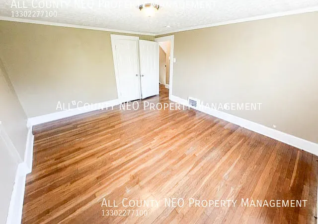 321 Grace Ave — Photo 24