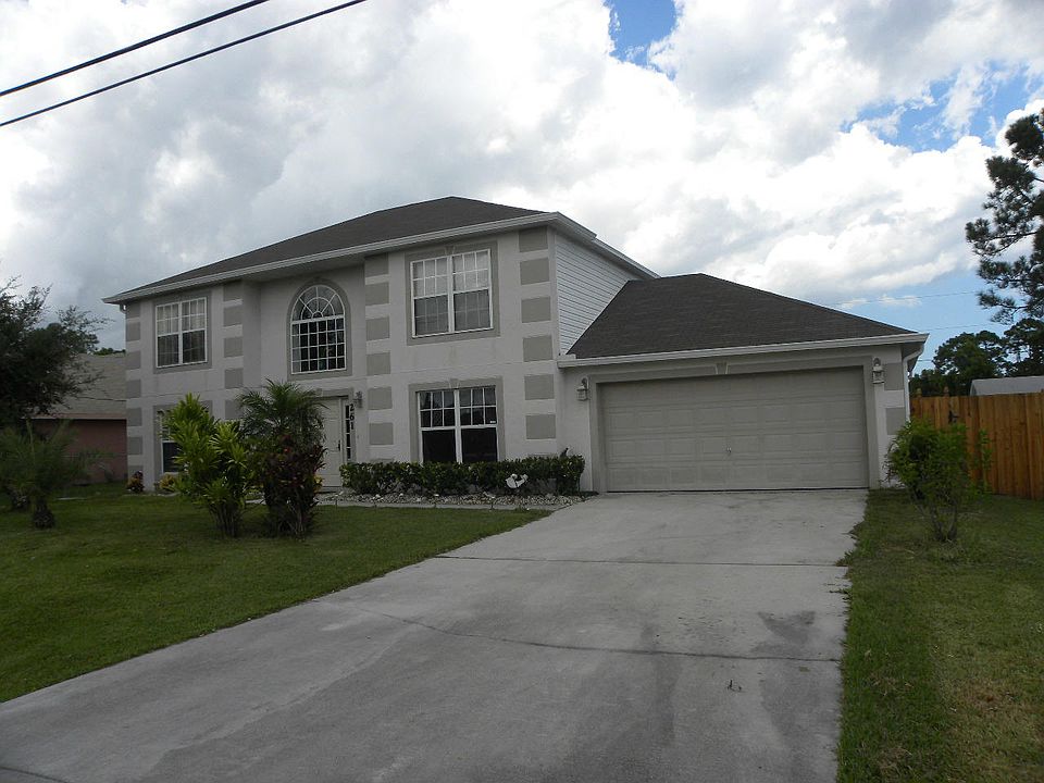 1st image of 261 NW Floresta Drive