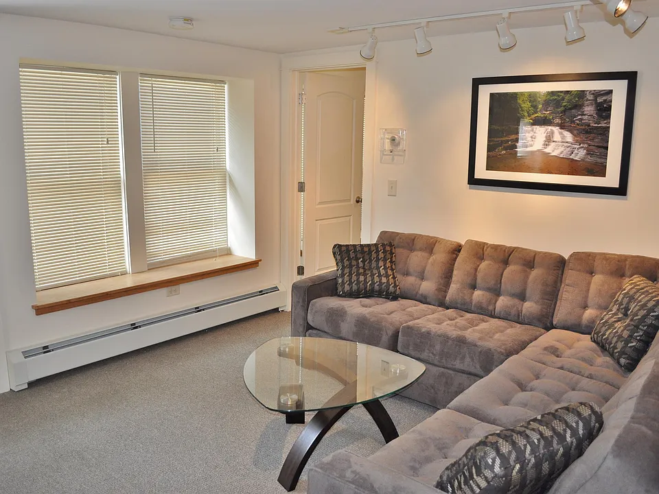 203 Williams St #2