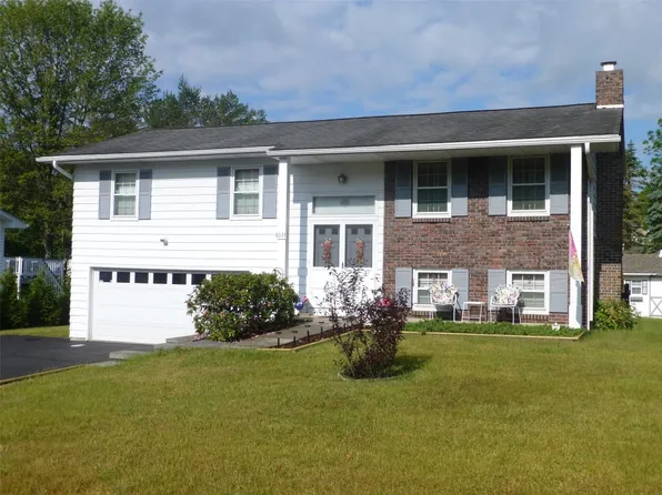 1031 Edgebrook Dr, Endwell, NY 13760