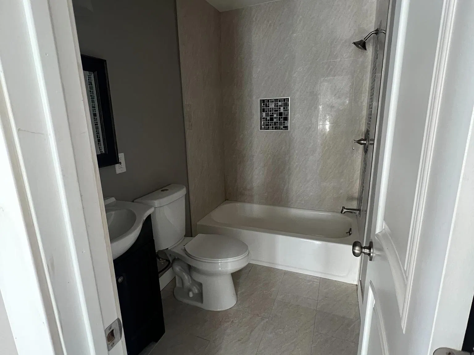 2716 Charlotte Ave — Photo 2