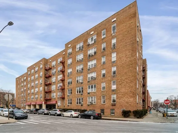 5921 Calloway St #5R, Corona, NY 11368