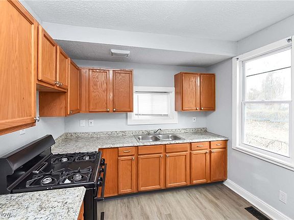 4th image of 12605 Lancelot Ave