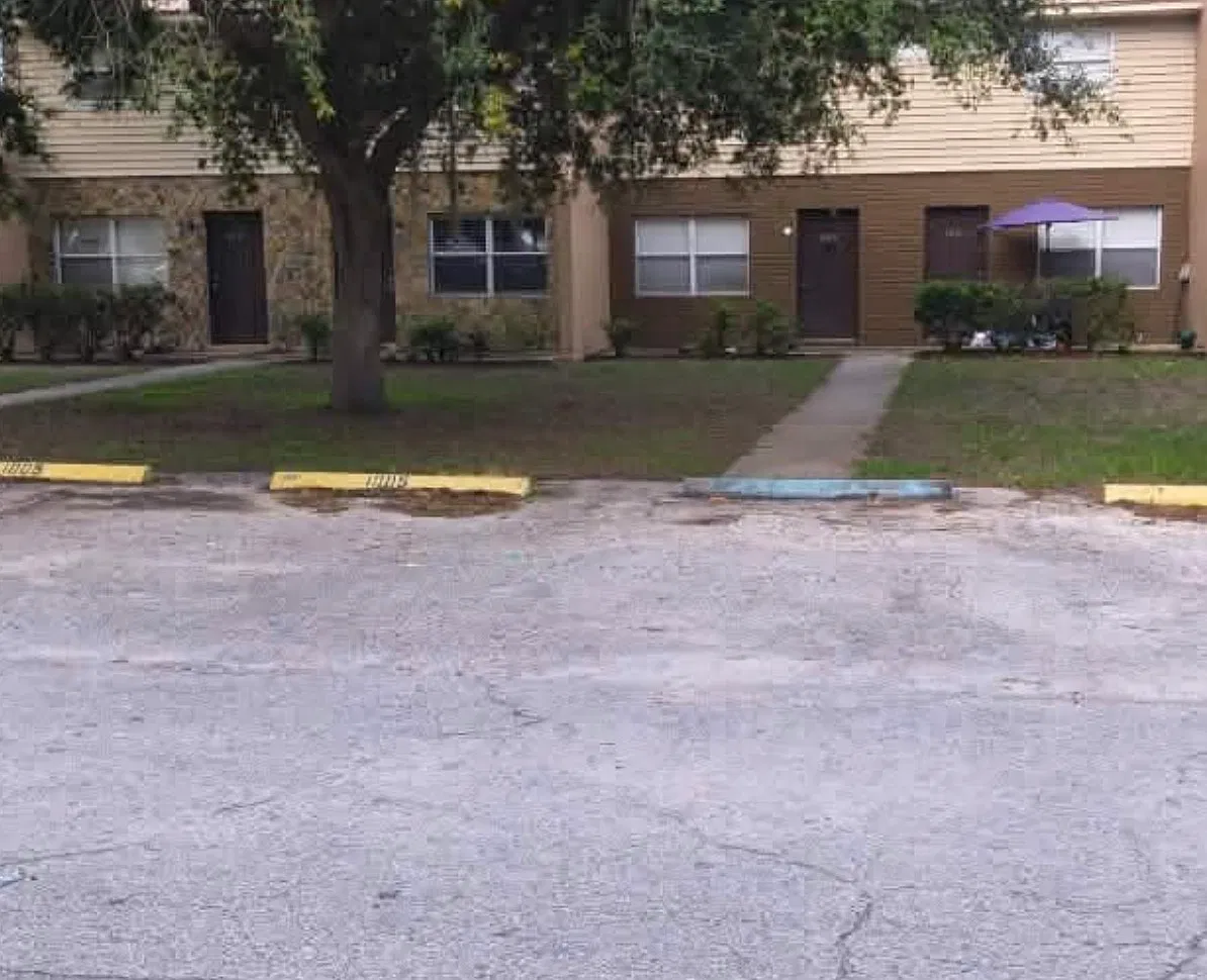 2 bed, 1.5 bath, 1200 sqft, $1,275 — Photo 1