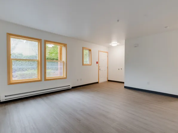 Highland Gardens, 4575 Klahanie Dr SE #111, Issaquah, WA 98029