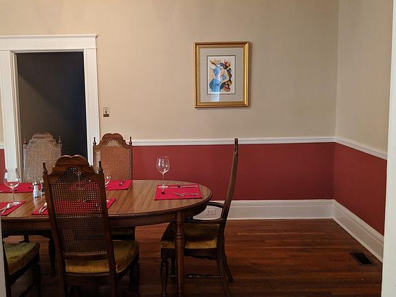 2nd image of 1100 Main St APT 1