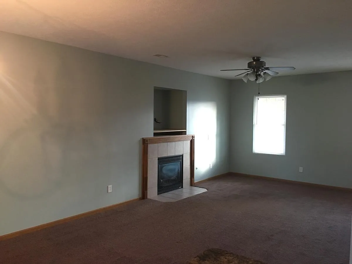 618 White Rock Street — Photo 2