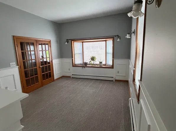 92 Chestnut St, Haverhill, MA 01830