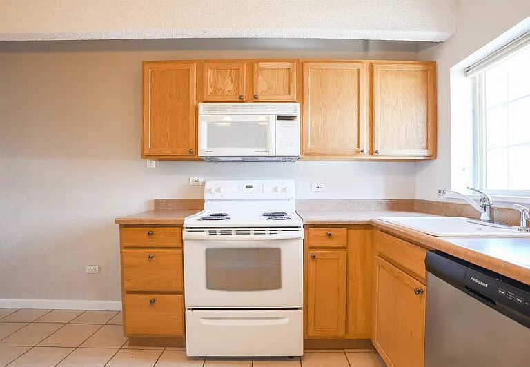50 N Clarkson St #302 — Photo 6