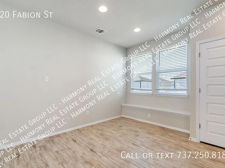 220 Fabion St — Photo 17