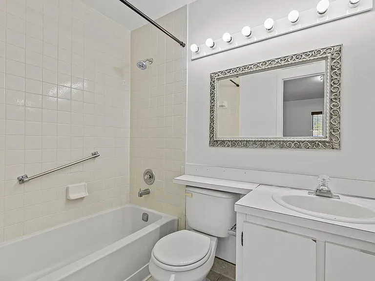 814 Hill Dr #C — Photo 22