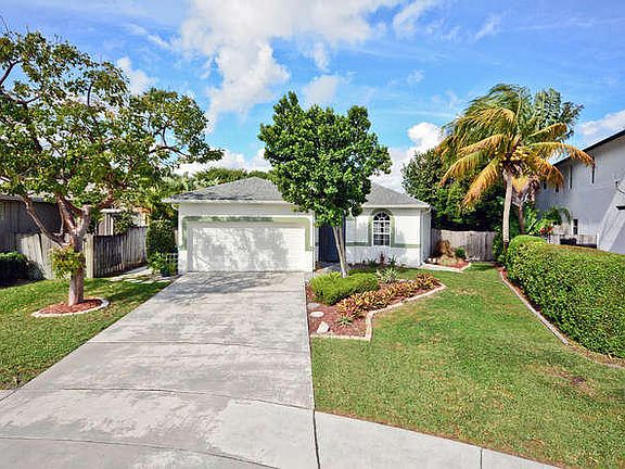 2nd image of 965 NW Le Grace Circle