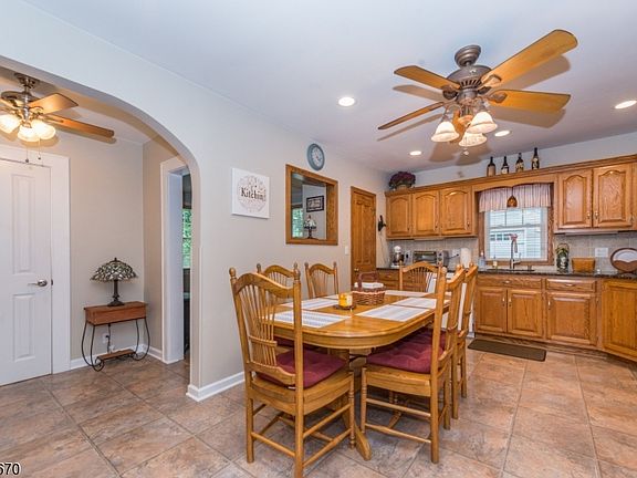 4th image of 30 Plymouth Pl