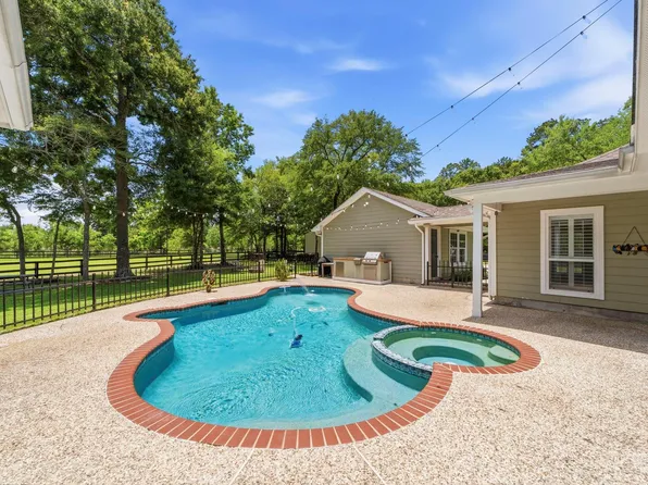 16903 Mustang Trail Dr, Magnolia, TX 77355