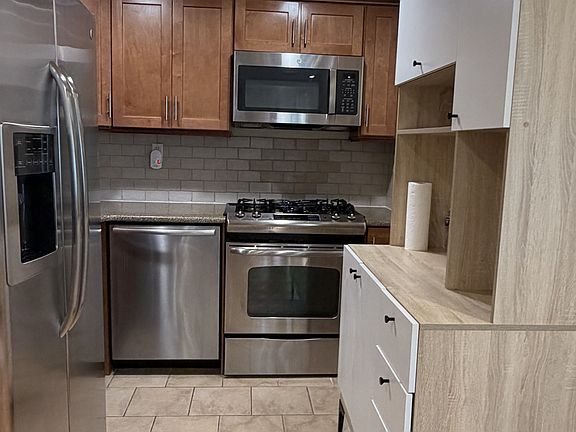 5th image of 3165 Emmons Ave APT 2B