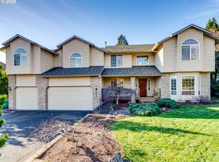 1077 SE Dogwood Ln, Gresham, OR 97080