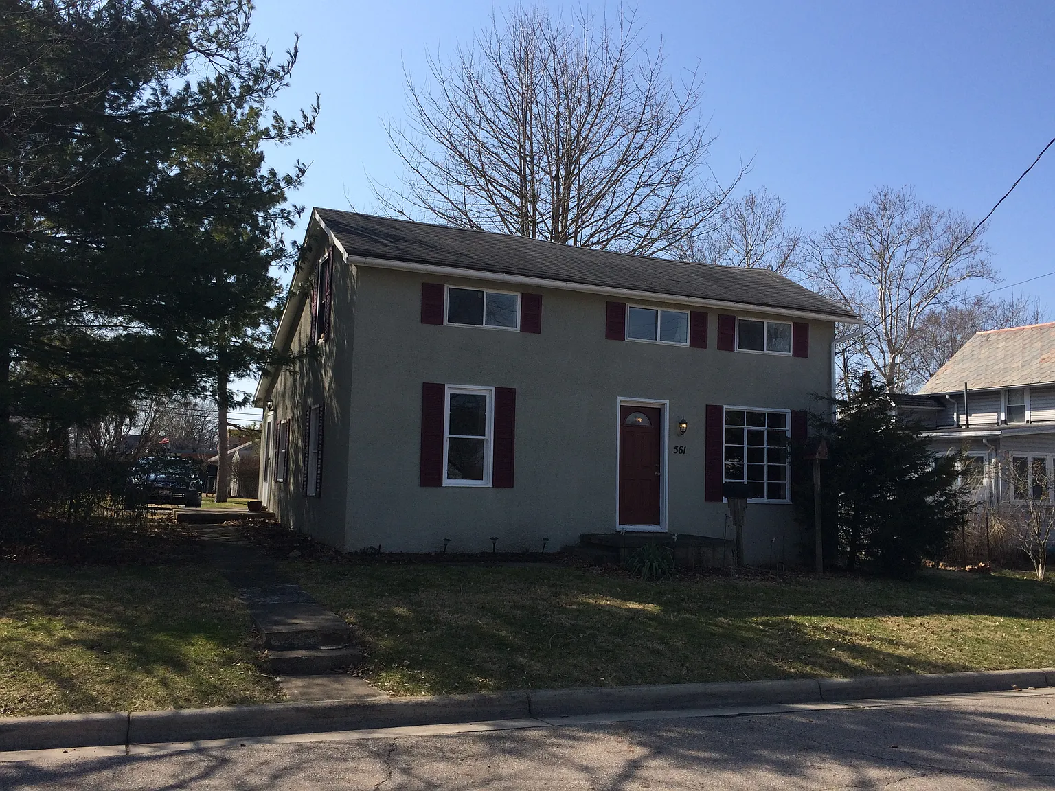 561 Elm St photo 1