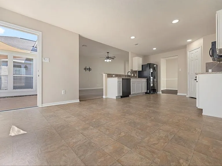 19218 Dawntreader Dr — Photo 28