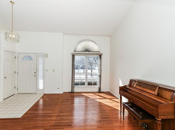 4th image of 846 Tallgrass Dr