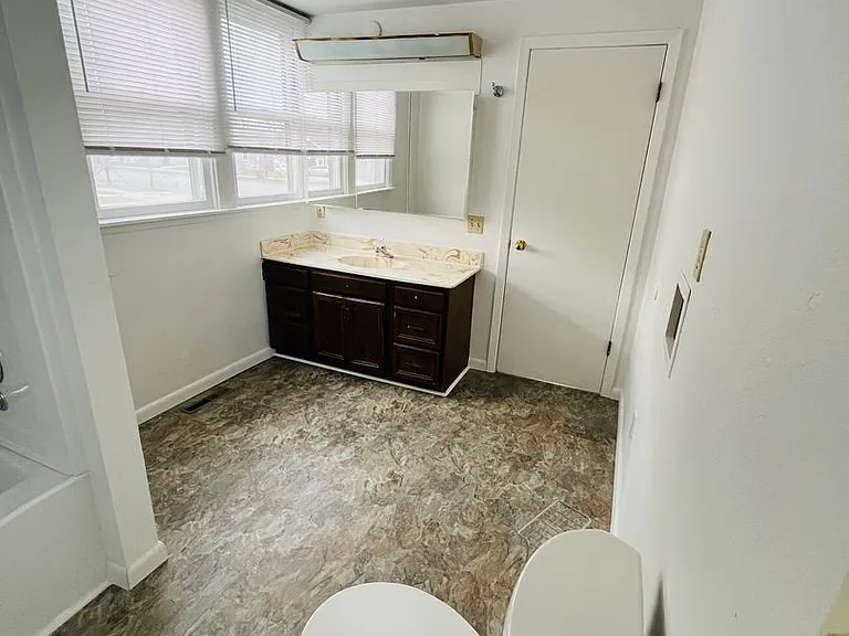 425 S 30th St — Photo 15