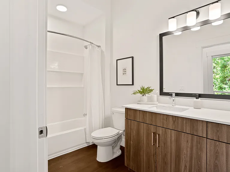 The Parkway Apartments — Photo 20