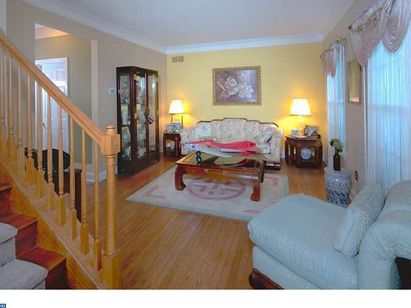 4th image of 301 Bethel Cir