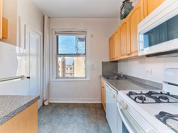 5th image of 240 W 98th St APT 13E