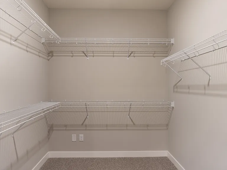717 Winterberry Ln — Photo 25