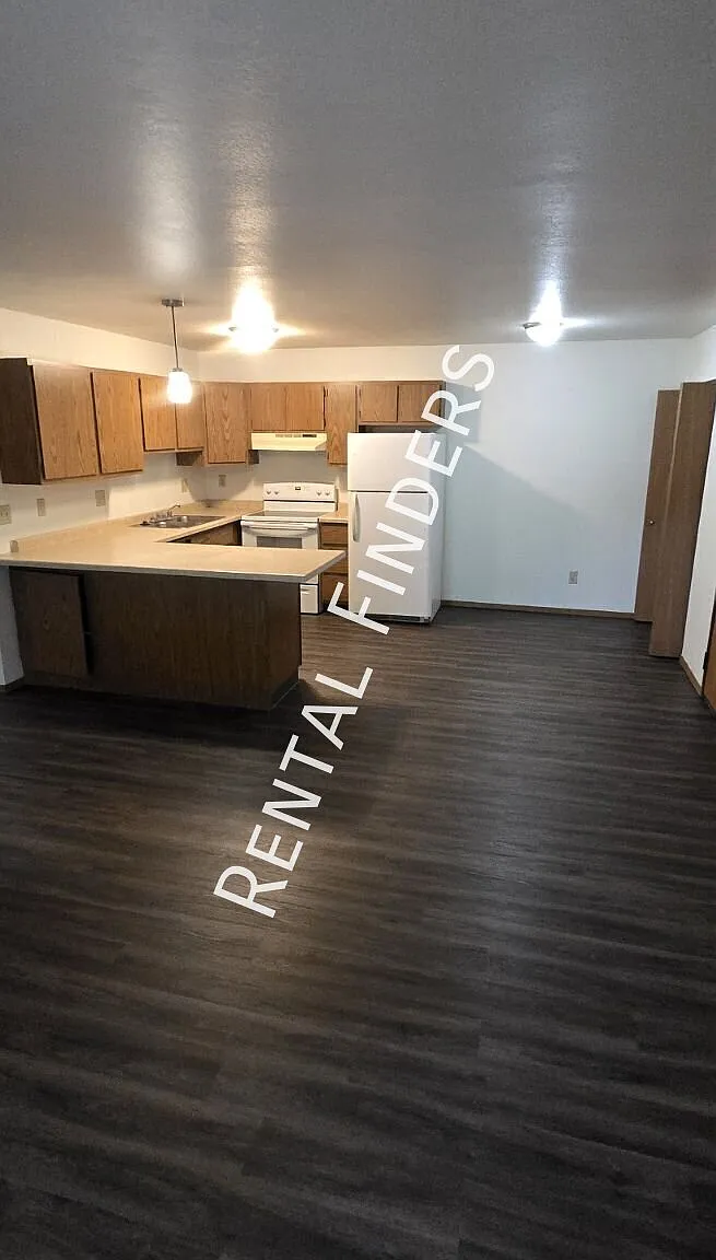 101 E Mitchell Ave — Photo 2