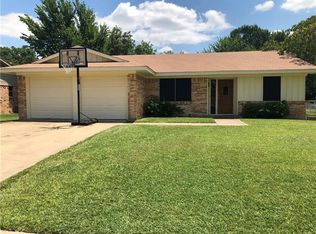 2504 Linda Dr, Ennis, TX 75119
