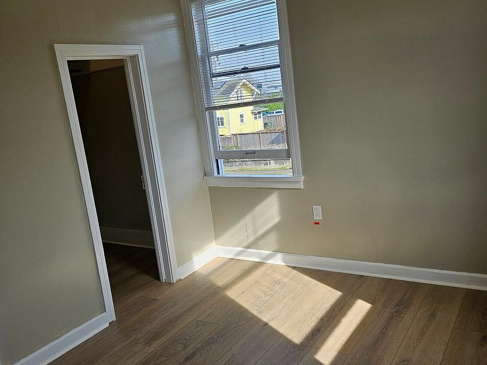 1st image of 433 E 1st St