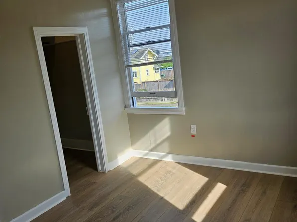 433 E 1st St, Pt Angeles, WA 98362