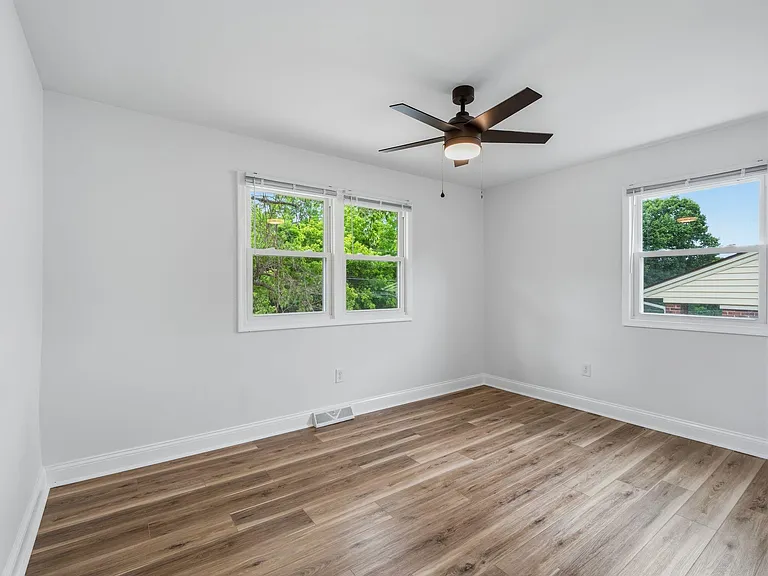 248 Lakeside Dr — Photo 22