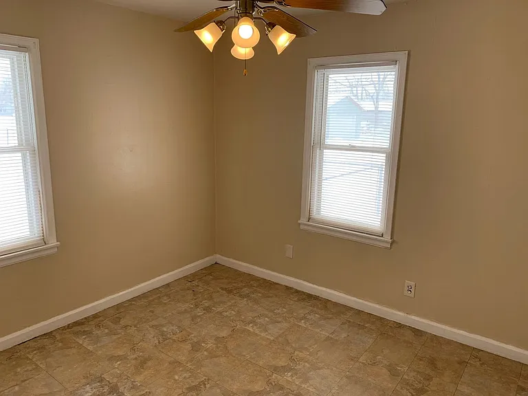 3817 S Ong St — Photo 10
