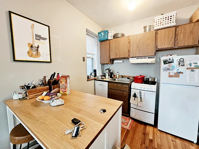27 Garden St #4 — Photo 3