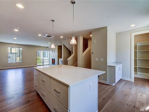 2nd image of 2958 76th Pl SE Unit 102