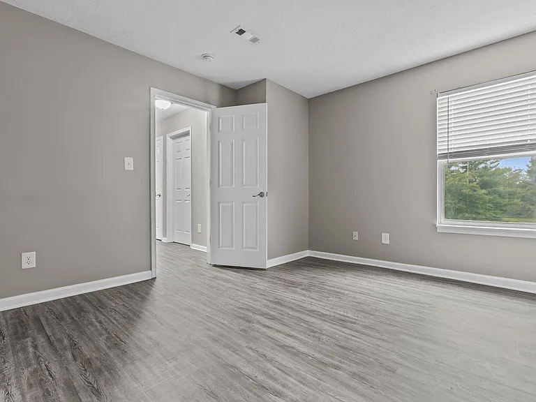 345 Bypass Plaza Dr — Photo 5