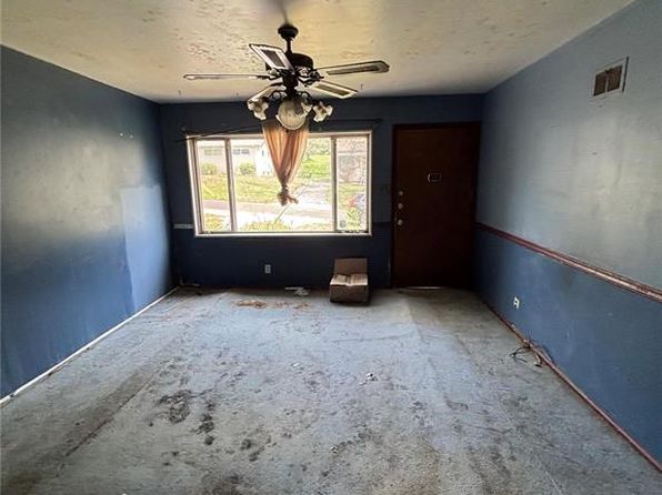 4005 Shirley Dr, Saint Louis, MO 63121
