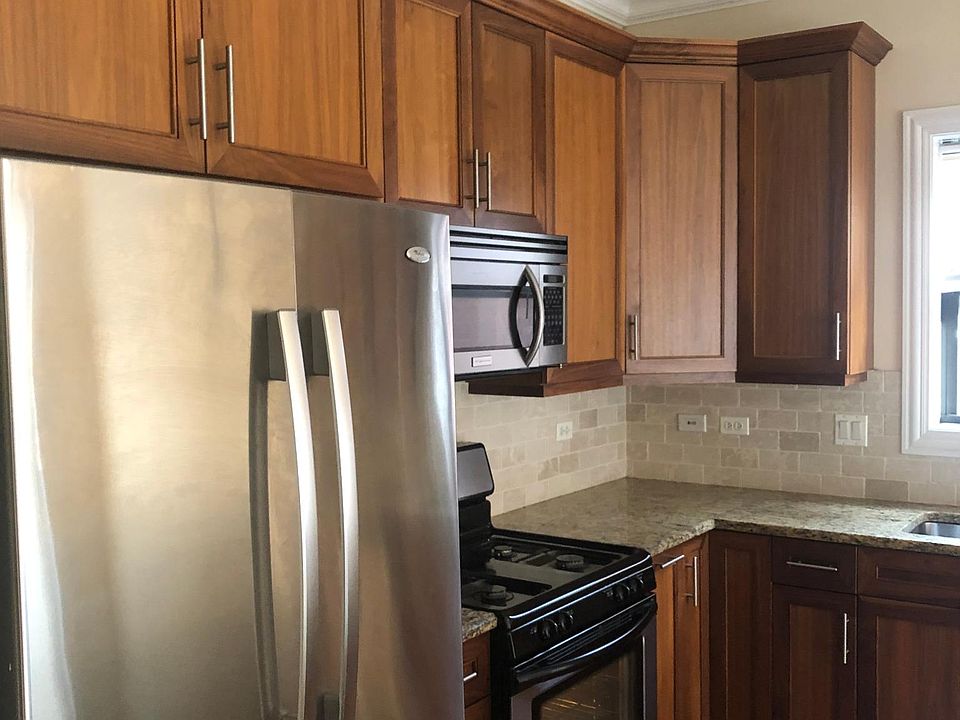 1st image of 3229 N Kenmore Ave #1F