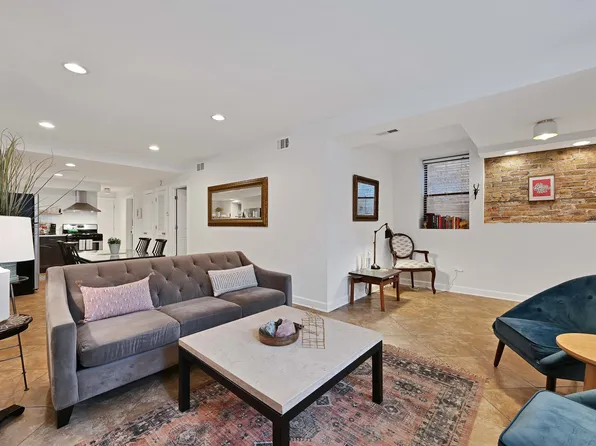 (undisclosed Address), Chicago, IL 60622