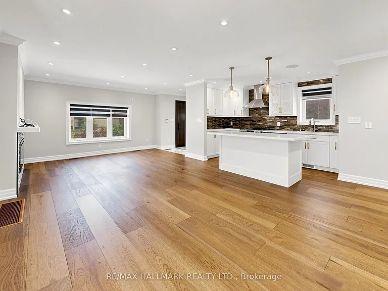 87 Fallingbrook Rd — Photo 7
