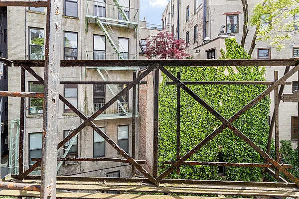 Rented by Oxford Property Group | media 10