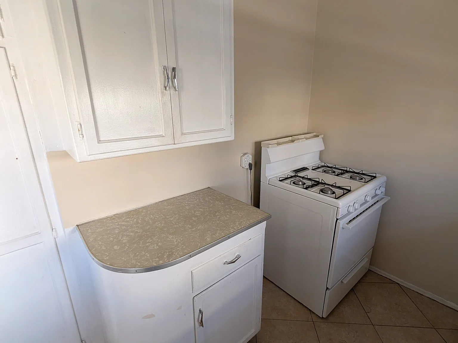 1 bed, 100 sqft, $1,975 — Photo 3
