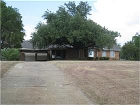1st image of 310 Crescent Dr