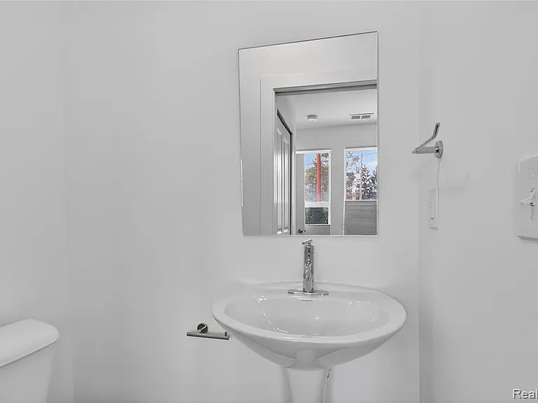 2925 Square Lake Ct — Photo 17