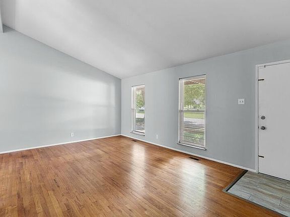 2nd image of 1415 Saint Anthony Ln