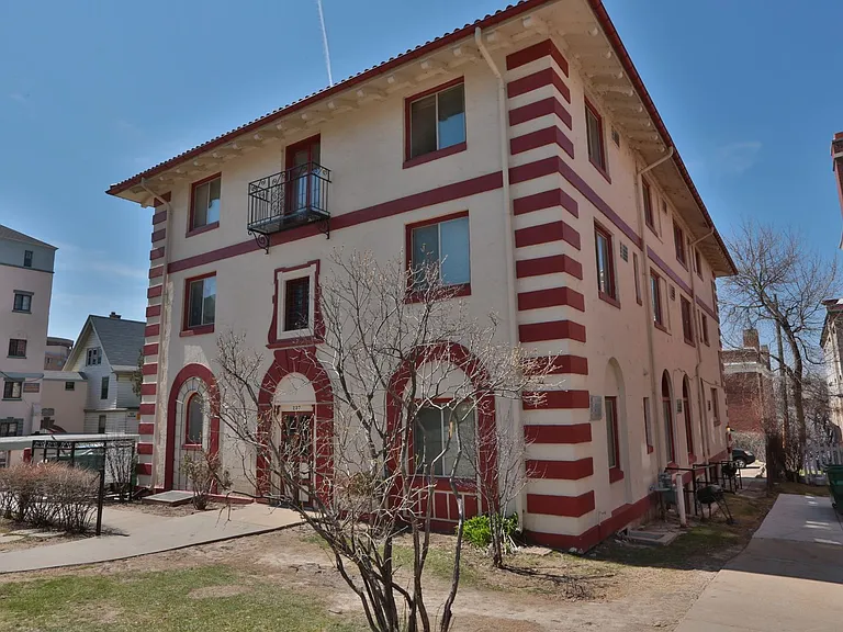 237 W Lakelawn Pl — Photo 2